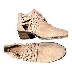 Caslon sueded leather blush ankle bootie open side braided cross straps zip heel